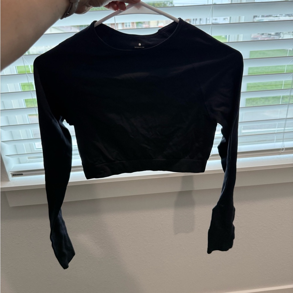 Black Long Sleeve Crop Workout Top